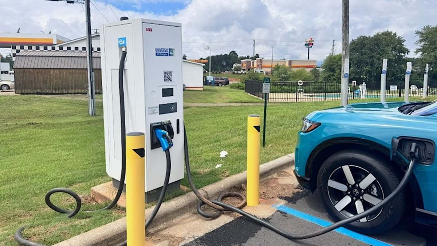 Company unveils new service that will save EV drivers serious money: 'A fair price'