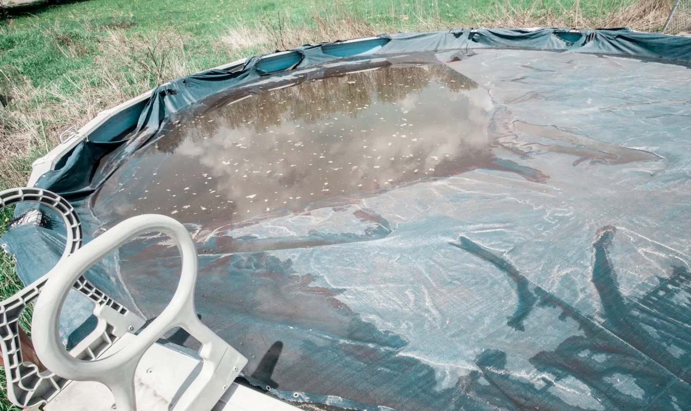 Some Redditors had fun coming up with ways to use an abandoned pool.