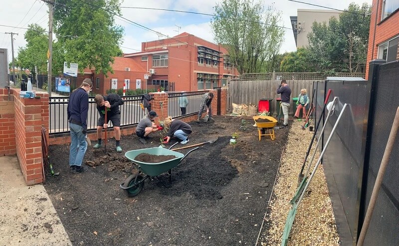 One Reddit user shared the inspiring story of how their community transformed an unloved communal yard into a gorgeous garden.