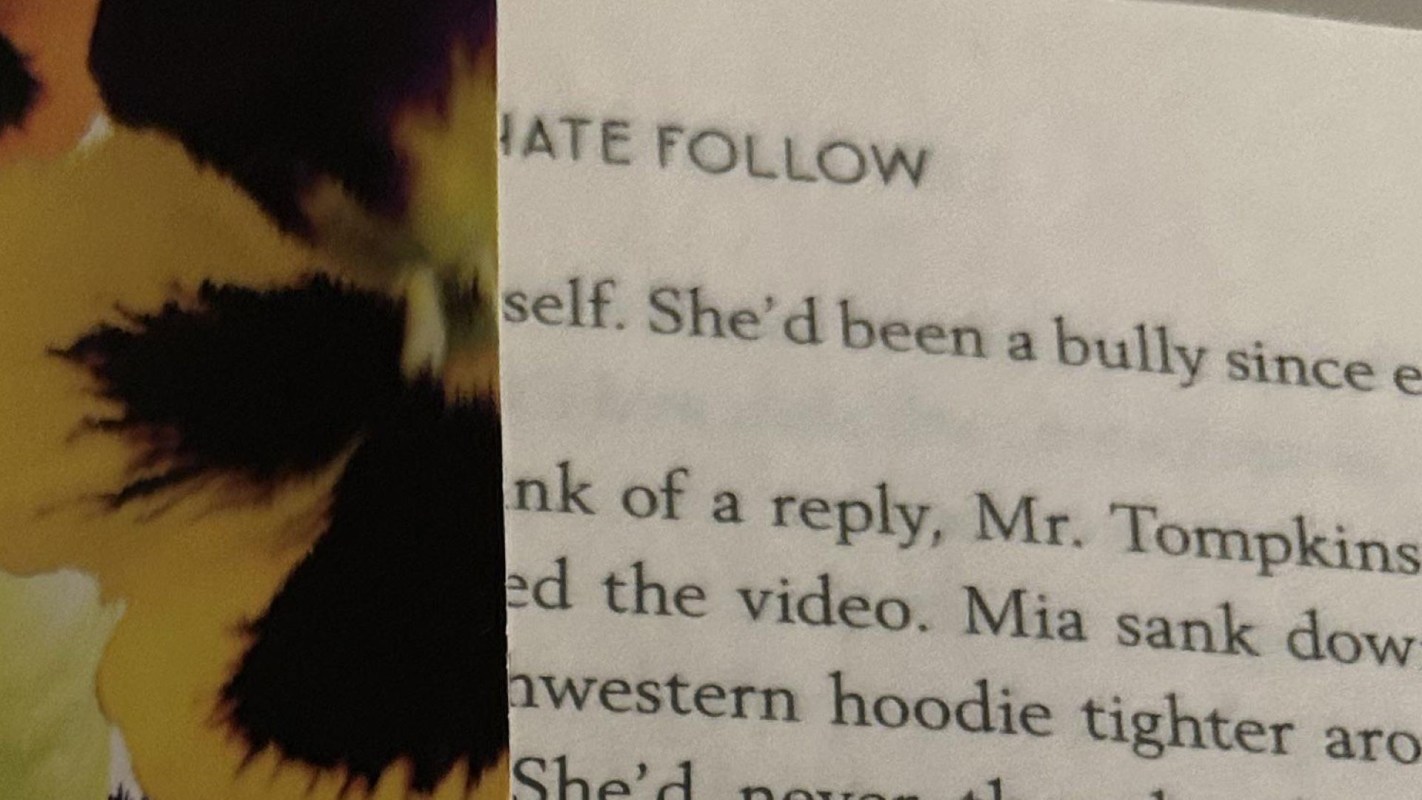 One Redditor shared how to repurpose your reusable bag as a free bookmark.