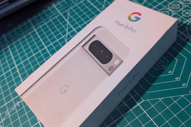 A Reddit user has wowed the sustainable community with a clever upcycled smartphone box.