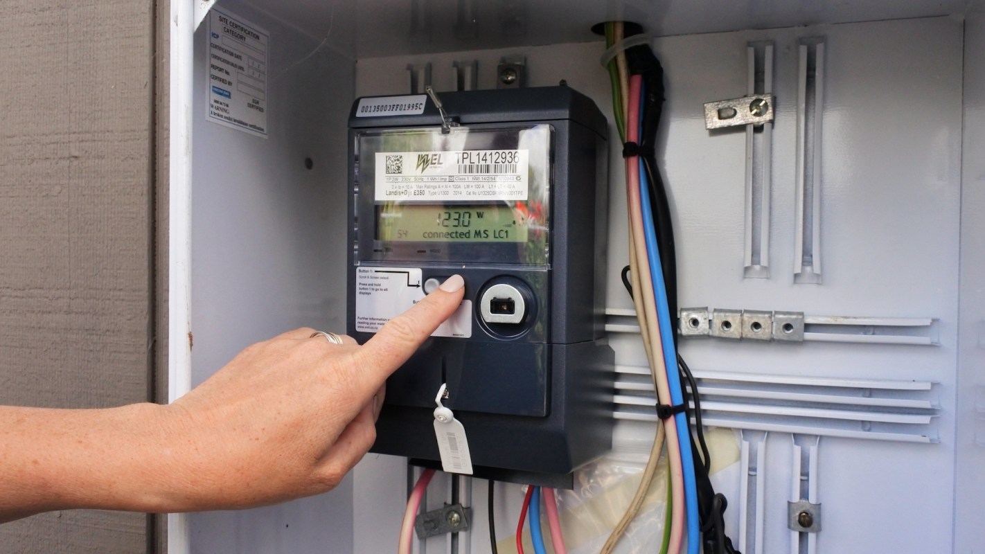 Residential solar with battery storage is a game-changer for any homeowner looking to save on their electric bill.