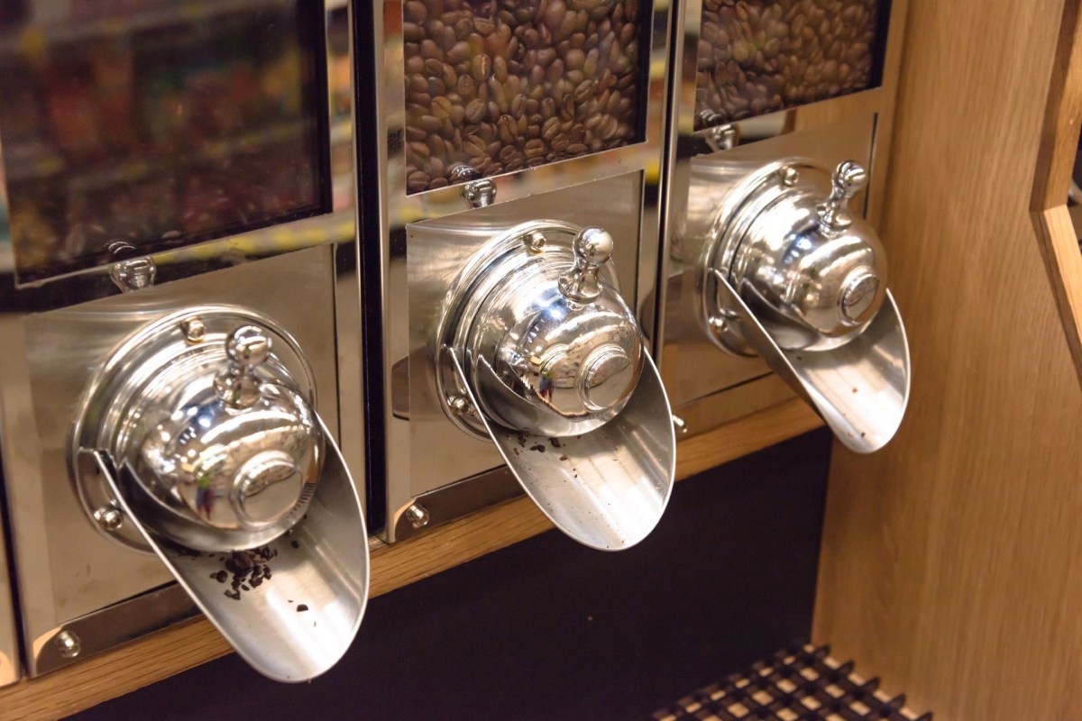 Despite Americans' love of going out for coffee, rising costs are driving many coffee shops into bankruptcy.