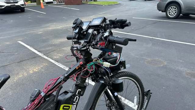 One Reddit user's four-year project to customize their e-bike resulted in an eye-catching machine loaded with unusual features.