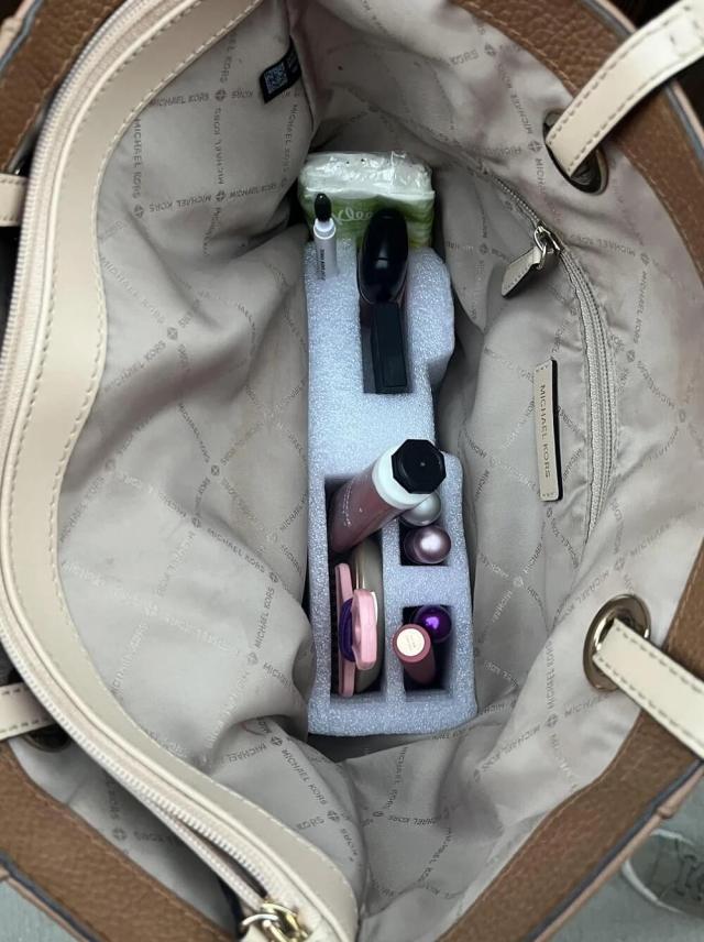 Redditors are raving about this clever hack to make a free DIY purse organizer using just a piece of foam.