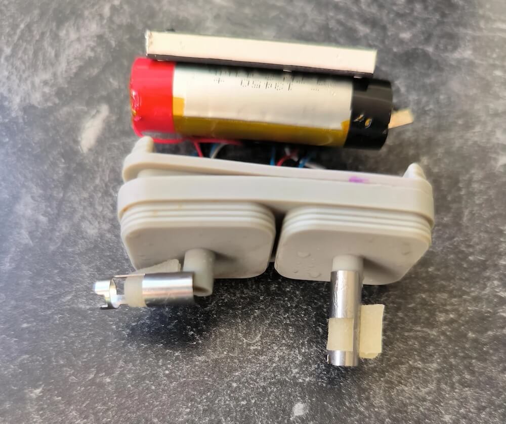 One Redditor found vape litter on the street and shared their confusion in discovering it.