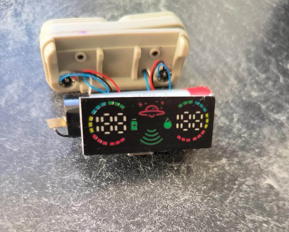 One Redditor found vape litter on the street and shared their confusion in discovering it.