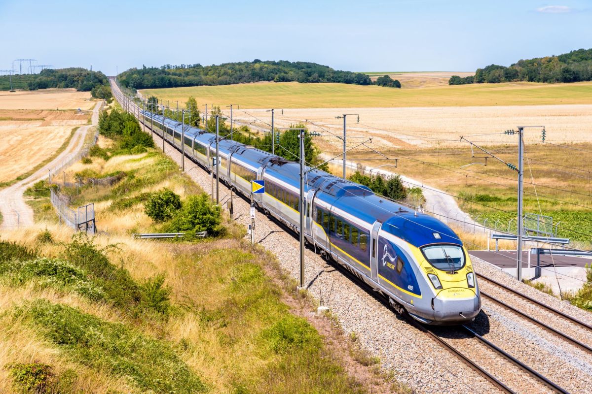 The first double-decker trains in the U.K., ordered by Eurostar, will hold 1,080 passengers.