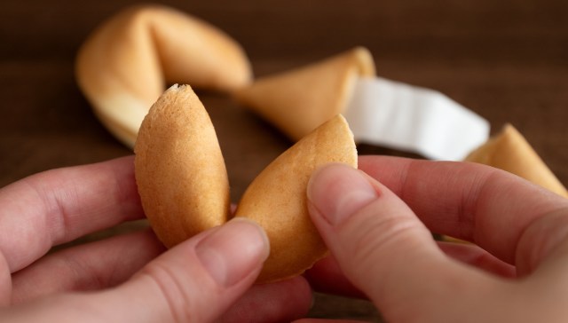 One Reddit user was surprised by their capitalistic fortune and shared their cookie on the r/mildlyinteresting subreddit.