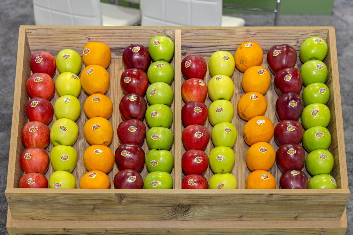 A deal between two major packaging companies could help shoppers who want fresher produce with less plastic.