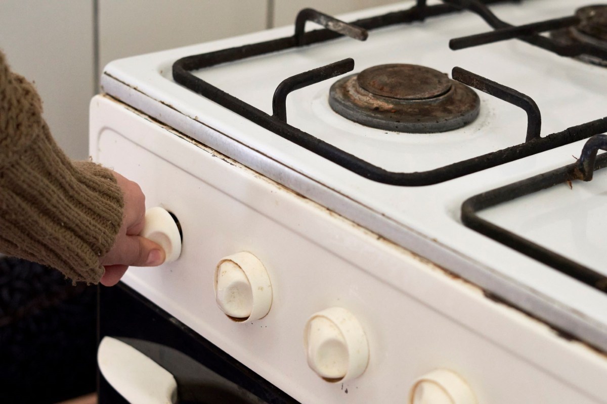 One landlord learned the hard way that trying to get a tenant to use an unreliable gas stove is a really bad idea.
