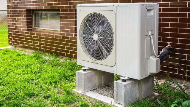One Redditor sought advice about installing a heat pump and how an untrustworthy HVAC pro advised against it.