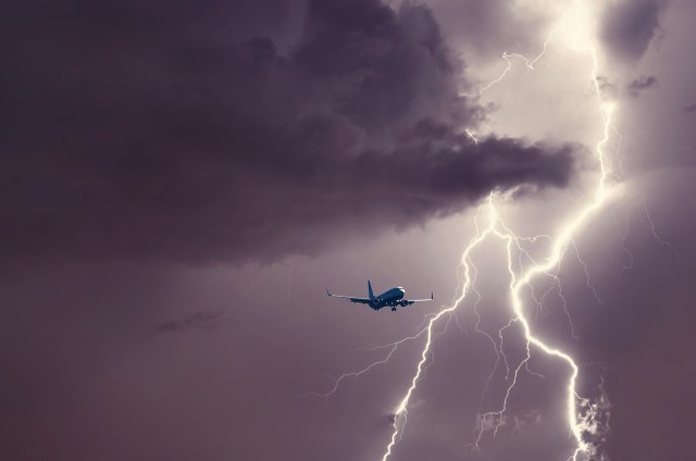 Cuban President Miguel Díaz-Canel is facing criticism after arriving in storm-torn Holguín on a private jet just 24 hours after Hurricane Melissa.