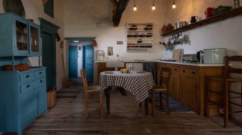 An induction cooktop is a clean-energy cooking method that directly heats cookware on a stove using an electromagnetic field.