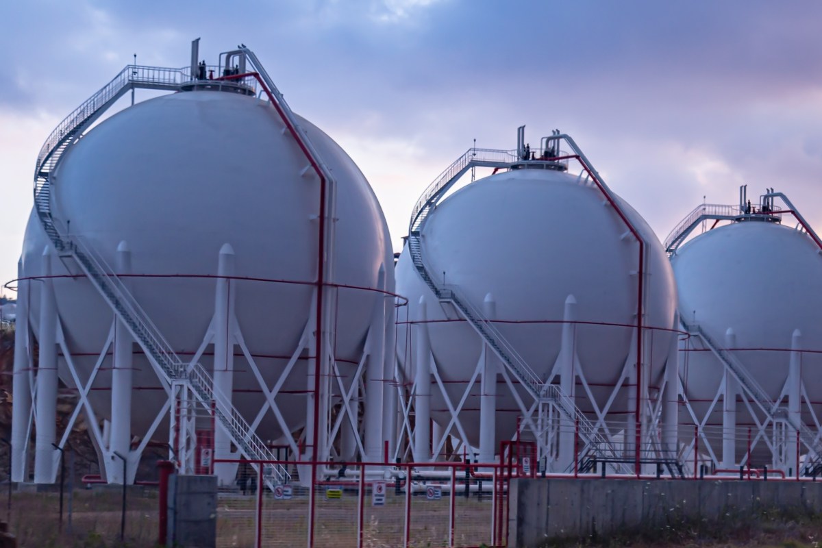 A team from the National University of Singapore has found a promising way to safely and efficiently store gas that’s much greener than traditional methods.