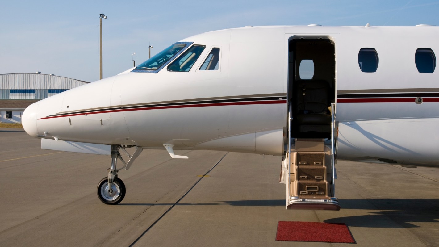 As the longest government shutdown in the history of the United States dragged on, one sports pundit had the courage to shine a light on the suffering of NFL announcers who rely on private jets to traverse the country.