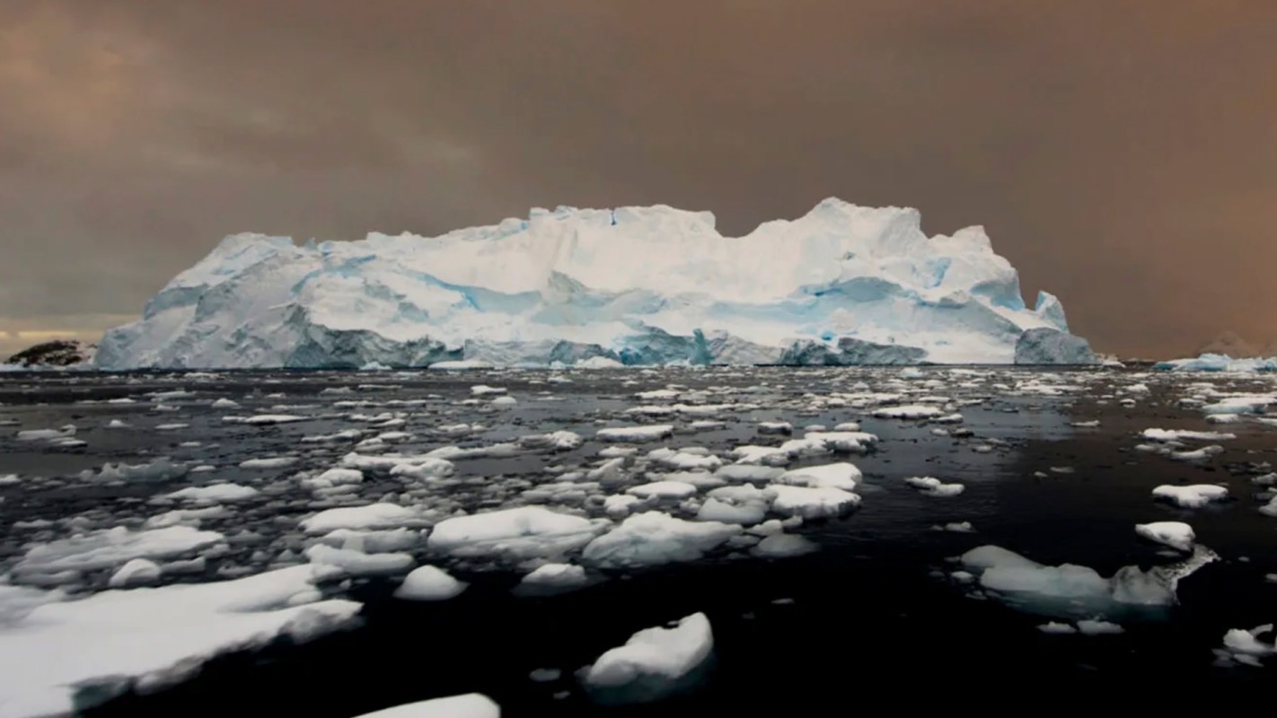 A team of U.S. scientists collected Antarctic ice core samples and discovered some extremely old ice.