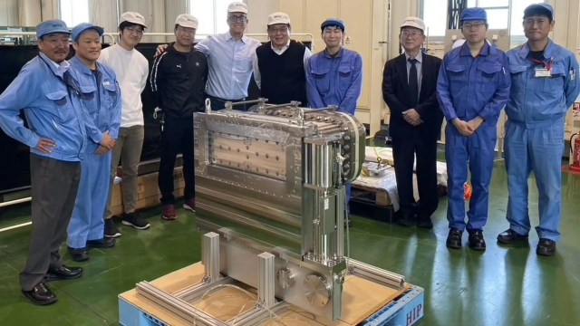 The Princeton Plasma Physics Laboratory has delivered a four-ton X-ray imaging crystal spectrometer to Japan's JT-60SA experimental fusion reactor.