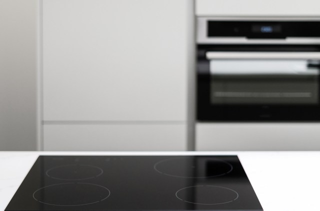 Upgrade your old gas stove and save $840 when you switch to an induction stove, thanks to valuable government incentives.