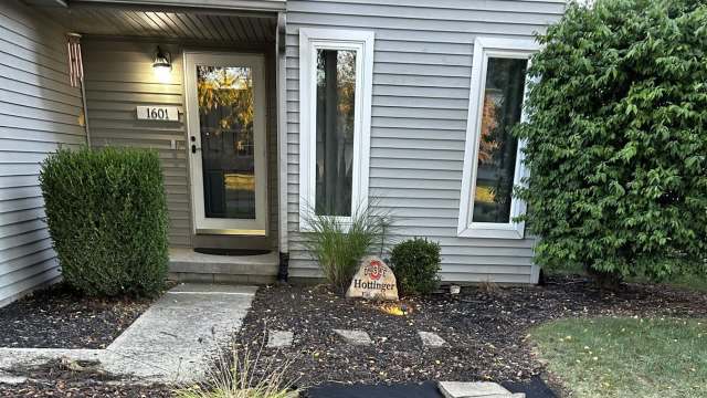 The Redditor showed how they used landscaping fabric to line the bottom of a hole, asking for help while still allowing rainwater drainage.