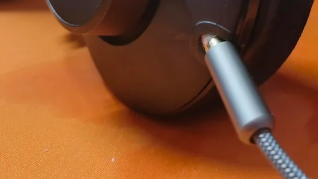 One Redditor's shared post urged fellow electronics consumers to buy used products rather than new ones to reduce e-waste.