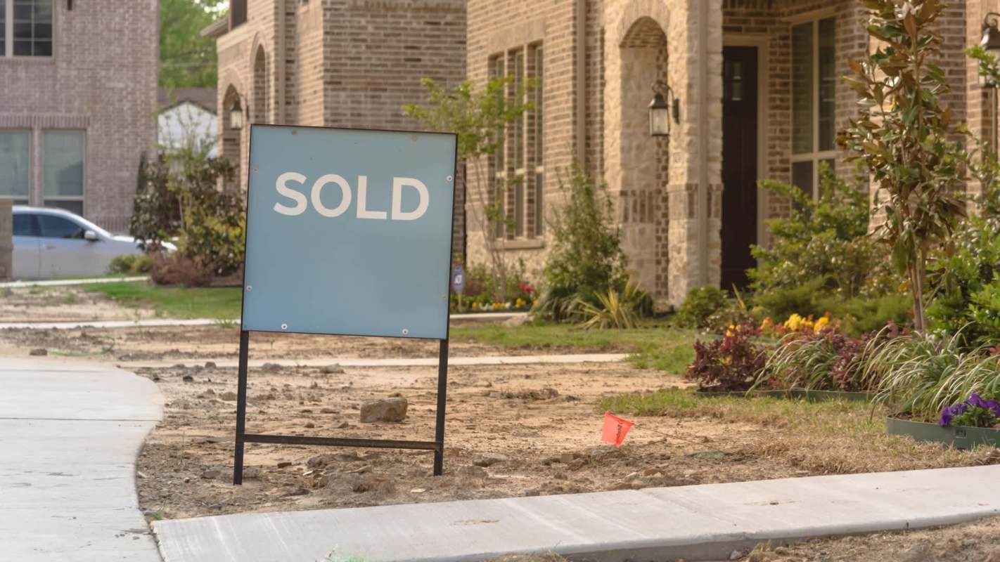 A Redditor recently spotted an especially tacky home on Zillow and shared it with the community at r/McMansionHell to get feedback.