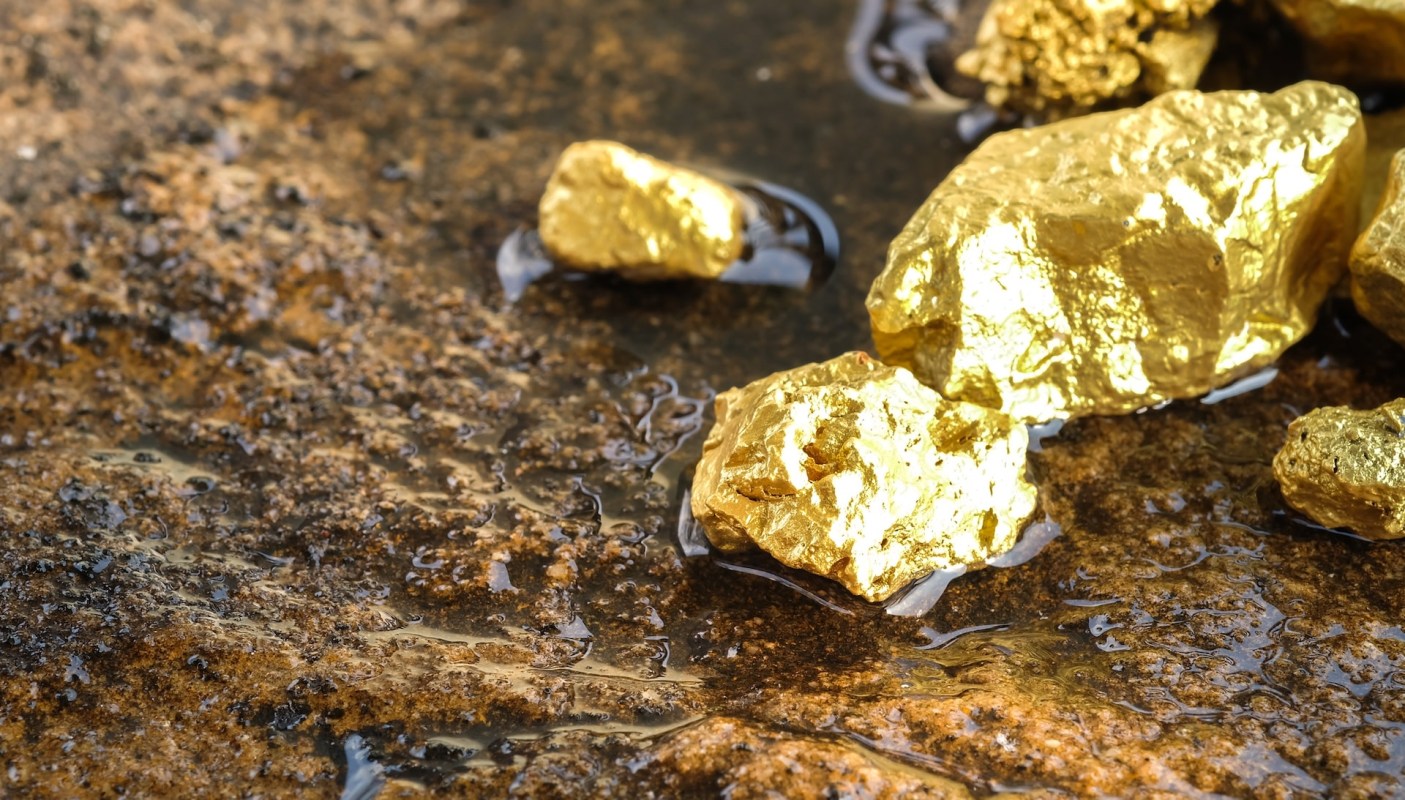 Researchers examining Nigerian farmland found that mercury from gold mining drifts into plants via their foliage.