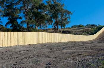 An overzealous neighbor had no regard for boundaries and destroyed a garden, upsetting the gardener and other Redditors.