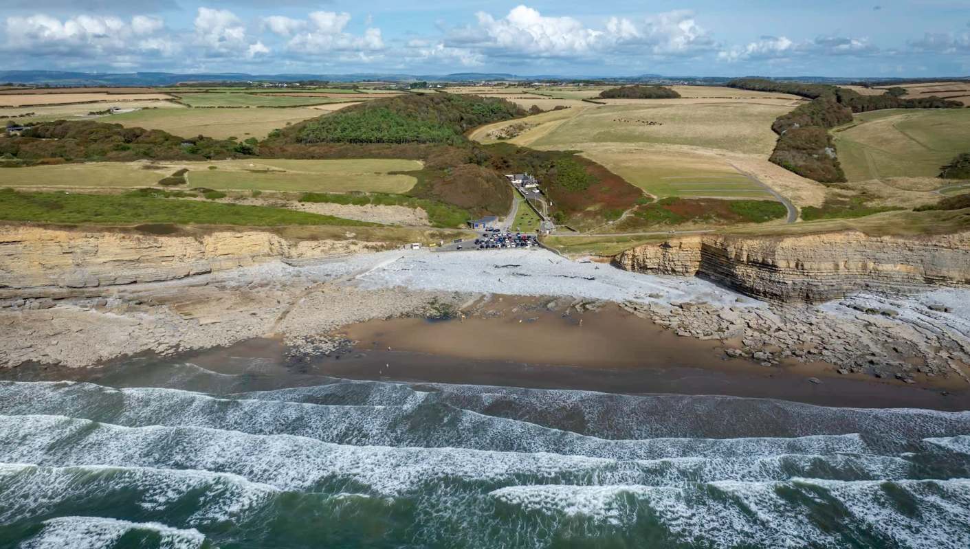 The UK's largest net zero carbon housing development is on its way now that the Welsh government and Barratt Redrow have agreed to a contract to build it.