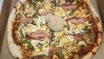 One thread on Reddit is exposing how a piece of pizza dough can replace those little plastic tables in a takeout order.