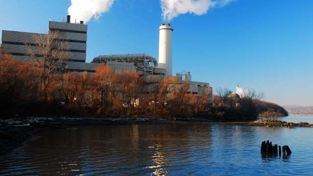 A federal court has ruled that a nuclear plant in New York can dump radioactive waste into the Hudson River.