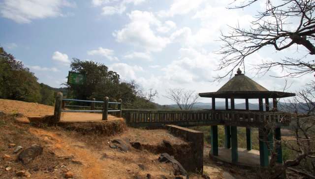 Officials in India are pushing for a project to expand a railway line between Karnataka and Goa.