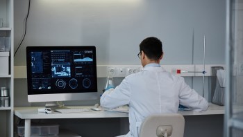 Researchers unveiled a seaweed-powered menstrual cup that would make periods safer and easier while eliminating excess pollution.