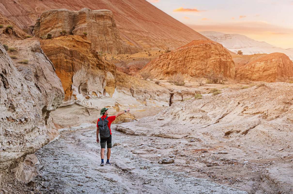 A hiker shared an image of a slot canyon with graffiti that appeared to be etched in white chalk, infuriating Reddit.