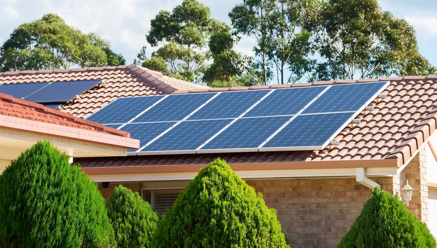 Palmetto offers an alternative to buying solar panels: solar leasing through its LightReach program.