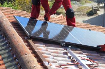 Rising electricity costs and high upfront solar panel prices can make going solar feel out of reach for many people. Solar leasing plans offer a smart workaround.
