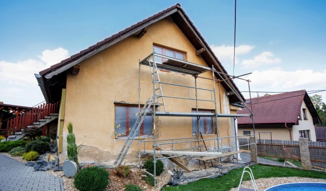 One Florida homeowner's decision to skip his HOA's approval process for installing solar panels caused quite a kerfuffle.