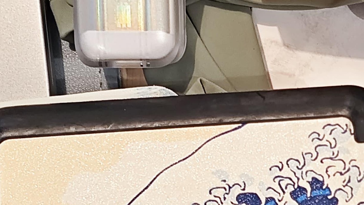 One lucky thrifter scored a Kindle for only $10 at a thrift shop, and the seller even threw in a case and charger.