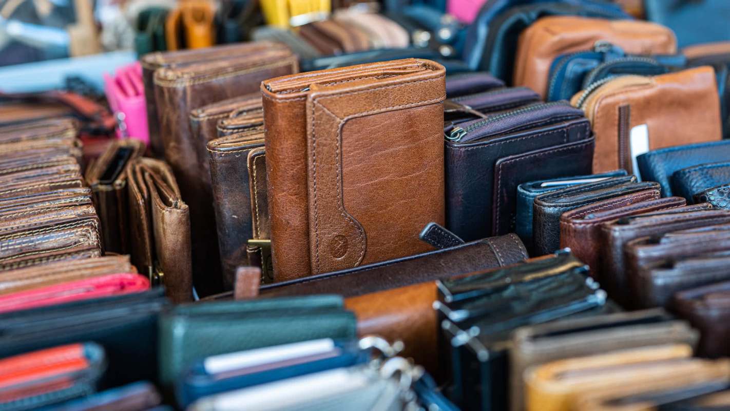 One Redditor shared their story of finding a Kings Loot wallet at a fraction of the retail price.