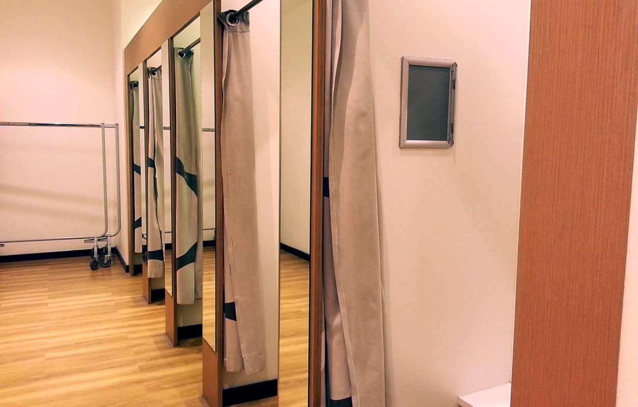 One bride shared how she found a beautiful wedding dress for just $40 at a thrift store.