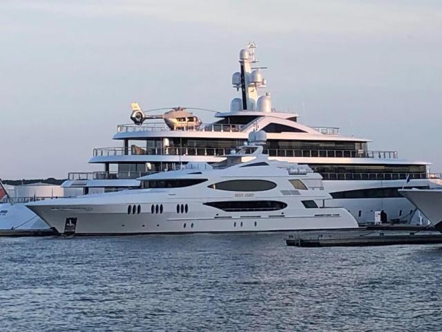 One Redditor was not pleased when a superyacht parked in their harbor.
