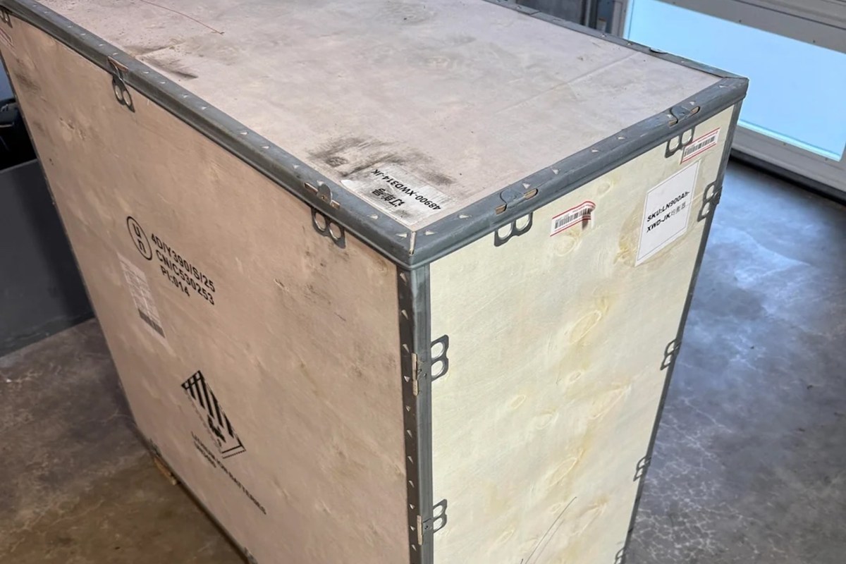 Homeowner shares honest review after unboxing 900-pound home battery backup: 'This thing is a monster'