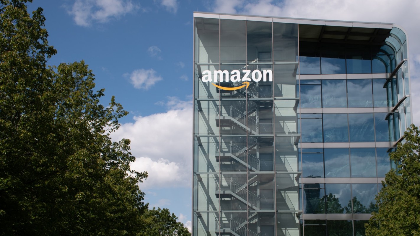 As concerns about heat-trapping air pollution mount, one of the major factors behind the spiraling situation is massive data centers, especially those used for AI.