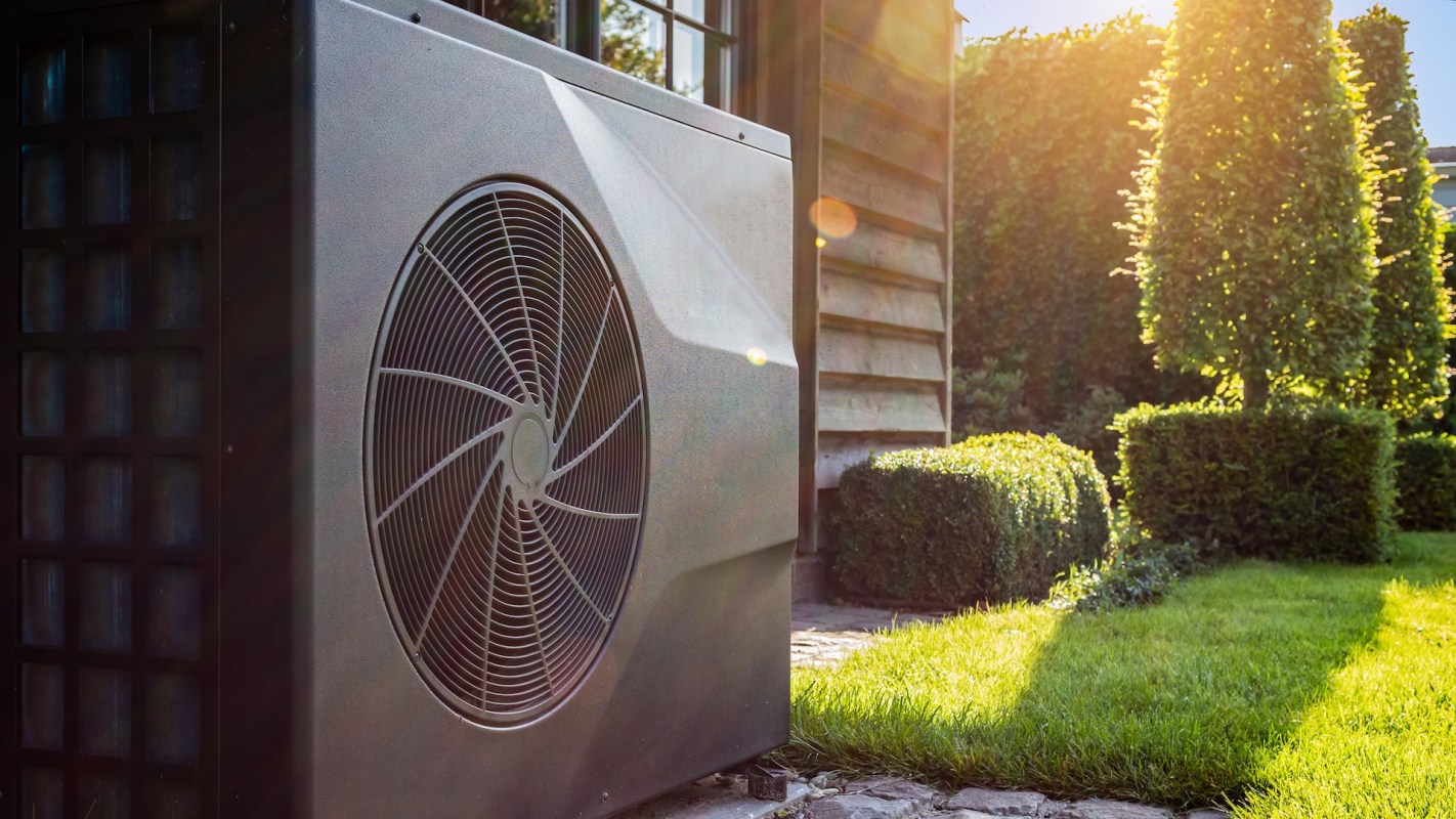 One Reddit user shared their initial impressions of the Bosch 20 SEER inverter heat pump, which were very positive.
