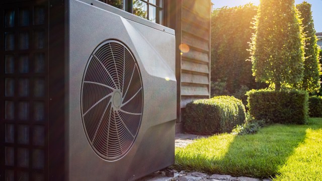 One Reddit user shared their initial impressions of the Bosch 20 SEER inverter heat pump, which were very positive.