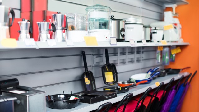 Redditors are flipping out after someone scored an incredible deal on a Breville juicer at a thrift store.