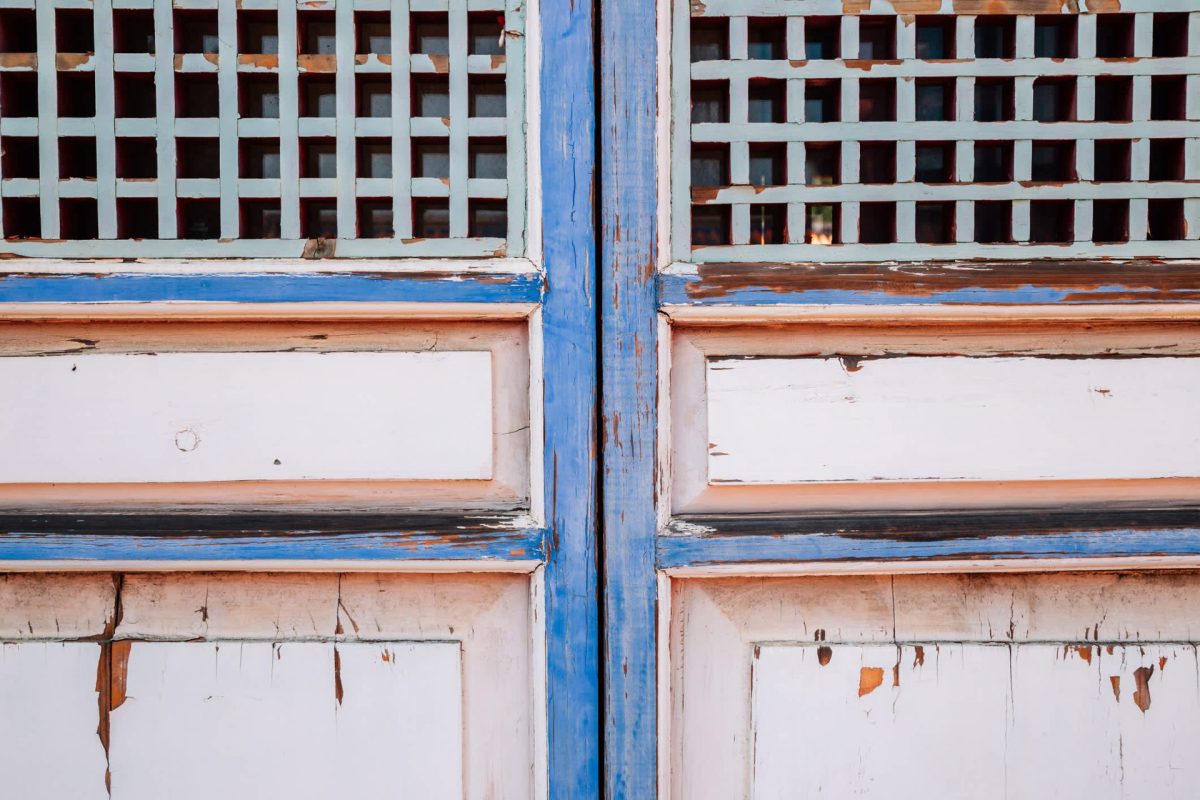 A shocking video has sparked intense online reactions after a fire tore through a Chinese temple.