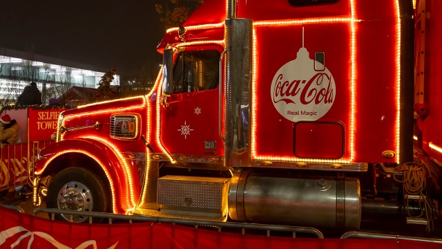 A non-profit organization in Mexico has filed a complaint against Coca-Cola for unlaawful advertising.