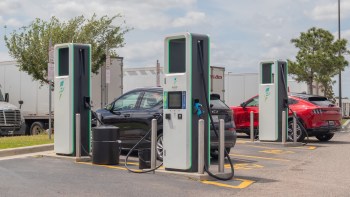 A new report revealed that with the latest Q3 2005 additions, there are now at least 64,486 EV charging ports at 12,375 stations across the U.S.