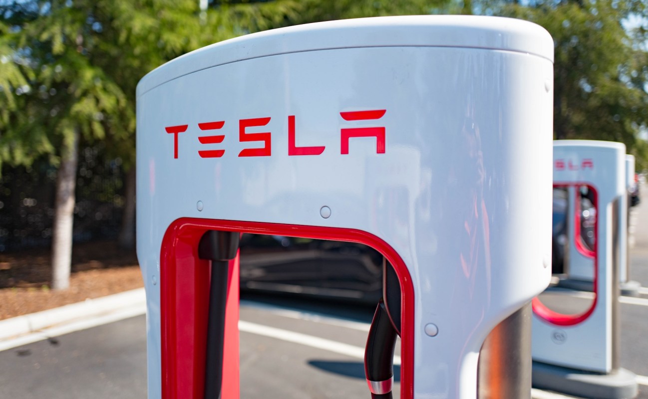 Stellantis announced that some electric vehicles will gain access to over 20,000 Tesla Supercharger charging stations in North America in 2026.